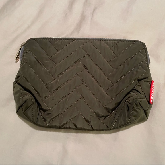 Suite by skip hop diaper bag smaller purse/wallet, paci pouch shoulder bag green - Picture 9 of 15